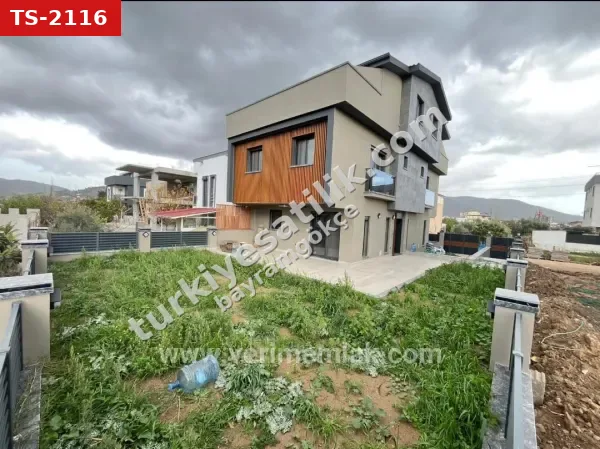 Gümüldür’de Denize Yürüme Mesafesinde, Modern Tasarımlı Satılık Tam Müstakil Villa
