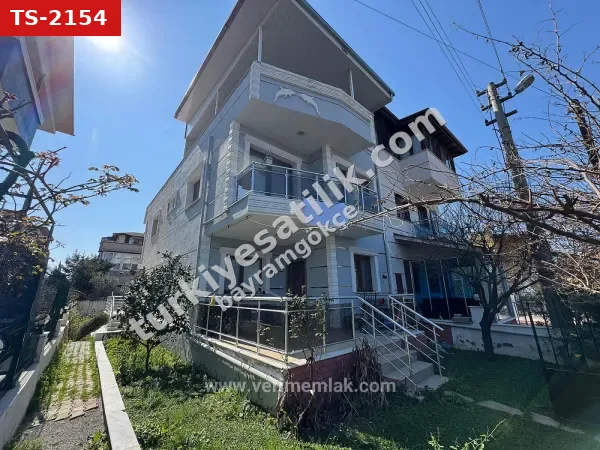 *seferihisar Cumhuriyet’ Satılık 2+1 Müstakil Bahçeli Yazlık - Denize 750m