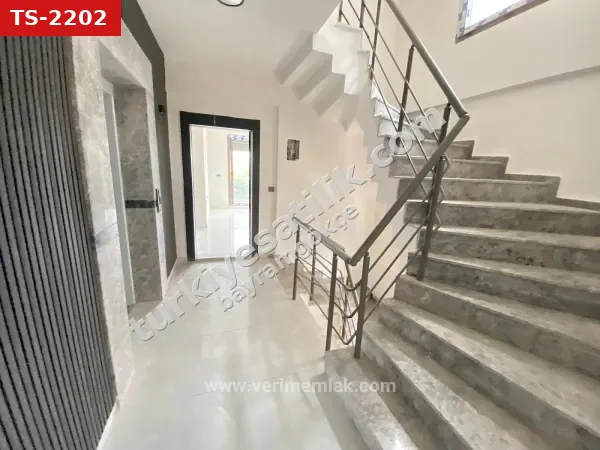 Gümüldür’de Denize 300m Mesafede, Asansörlü, Sıfır Lüks Satılık 1+1 Daire!