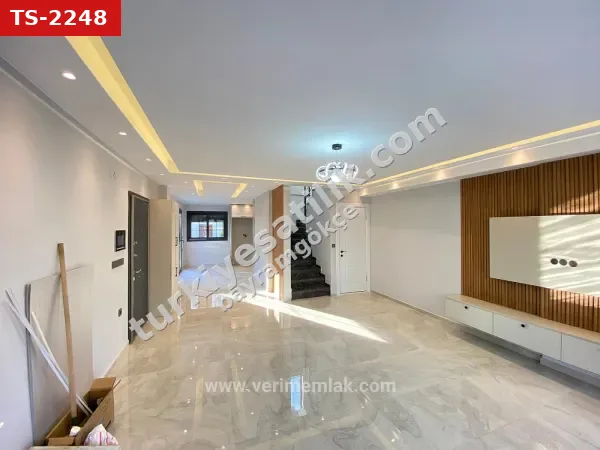 Seferihisar Mersin Alanı'nda Denize Sıfır, Akıllı Sistemli Lüks Satılık 3+1 Villa!